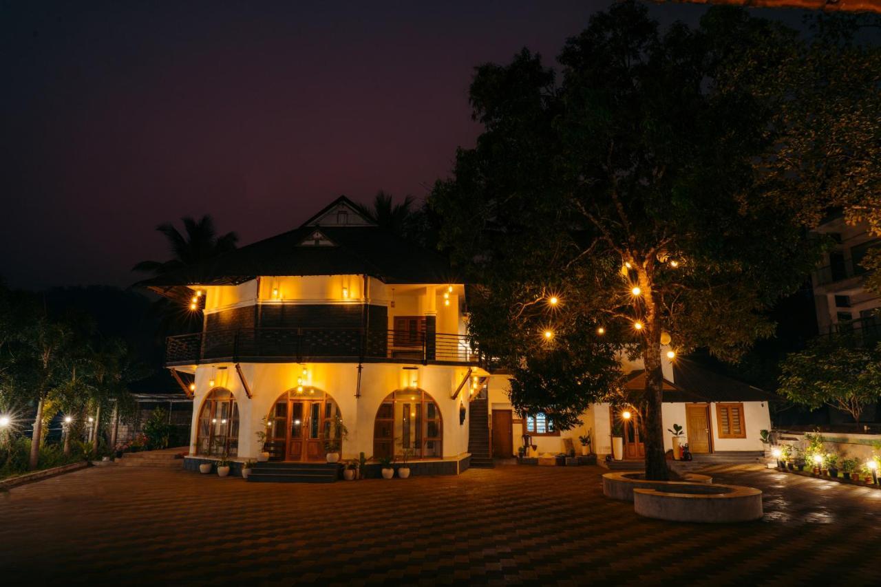 La Cascade Resort Athirappilly Exteriér fotografie
